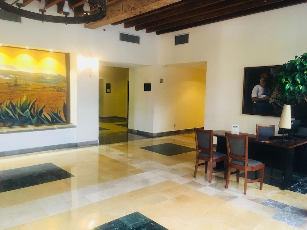 Fiesta Inn Toluca Tollocan Ngoại thất bức ảnh