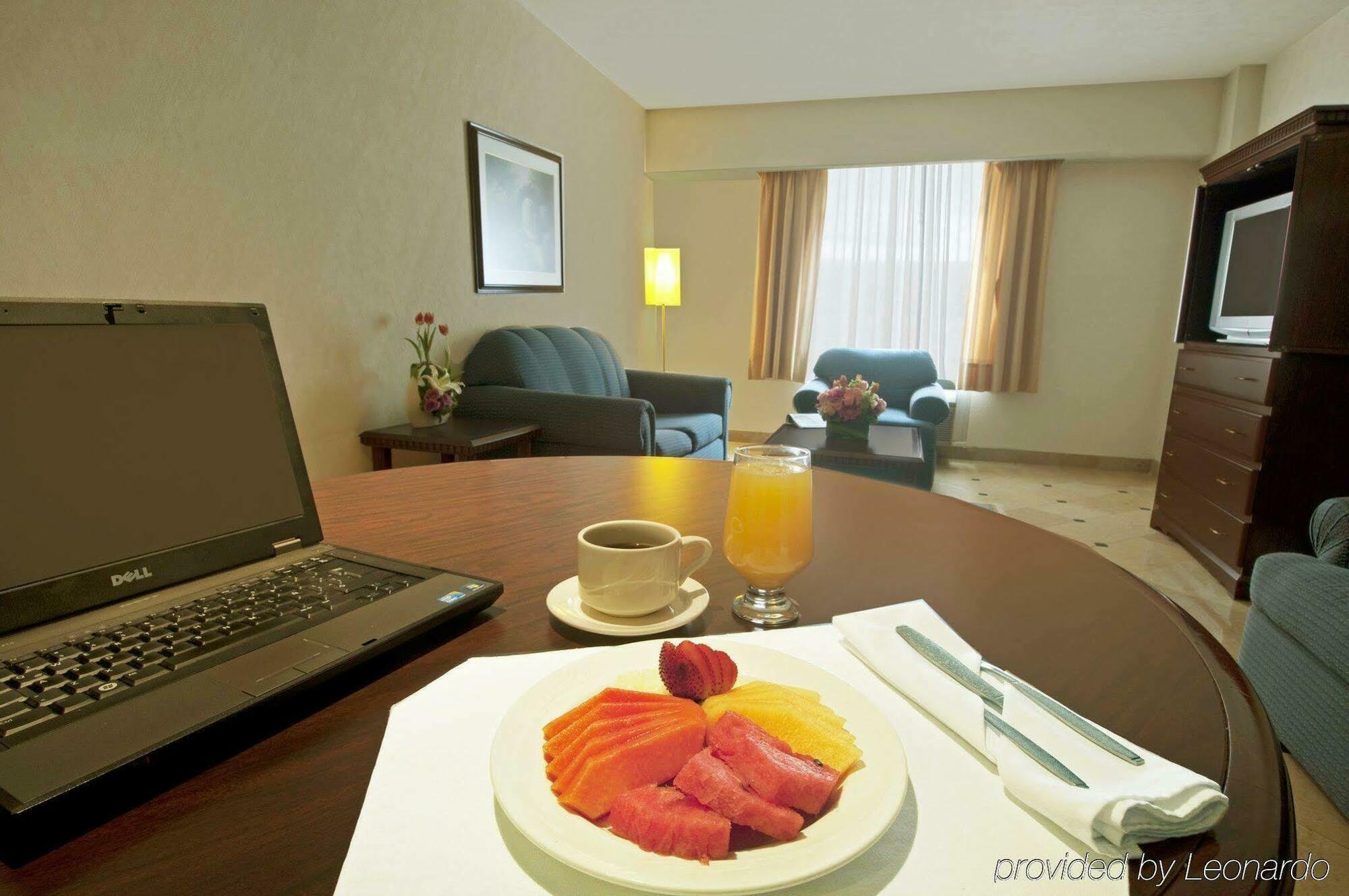Fiesta Inn Toluca Tollocan Phòng bức ảnh